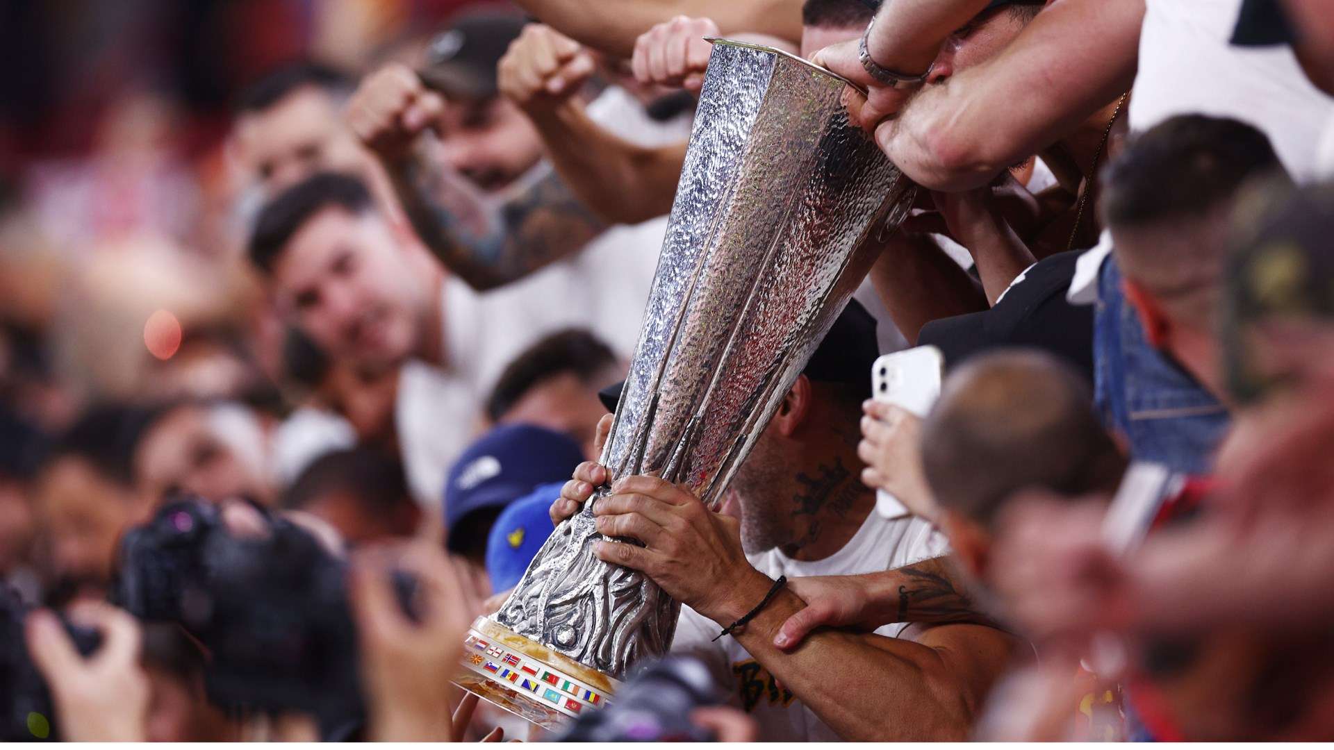 媒體報道：奧爾莫將選擇羅貝托的20號巴薩球衣.